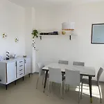 Апартаменты Oleander House *