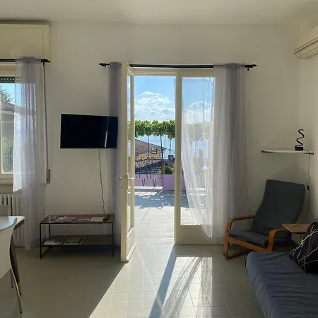 아파트 Oleander House